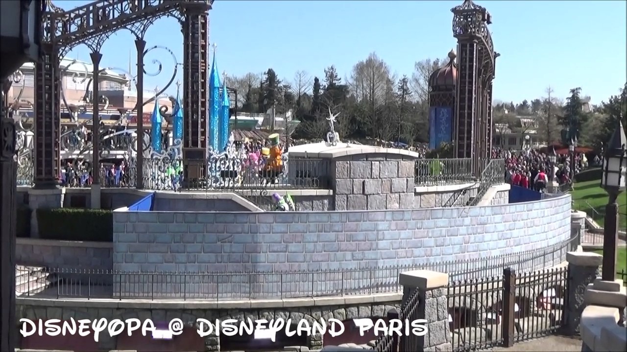 Disneyland Paris Mickey Presents Happy Anniversary Disneyland Paris Backstage 2017 DisneyOpa