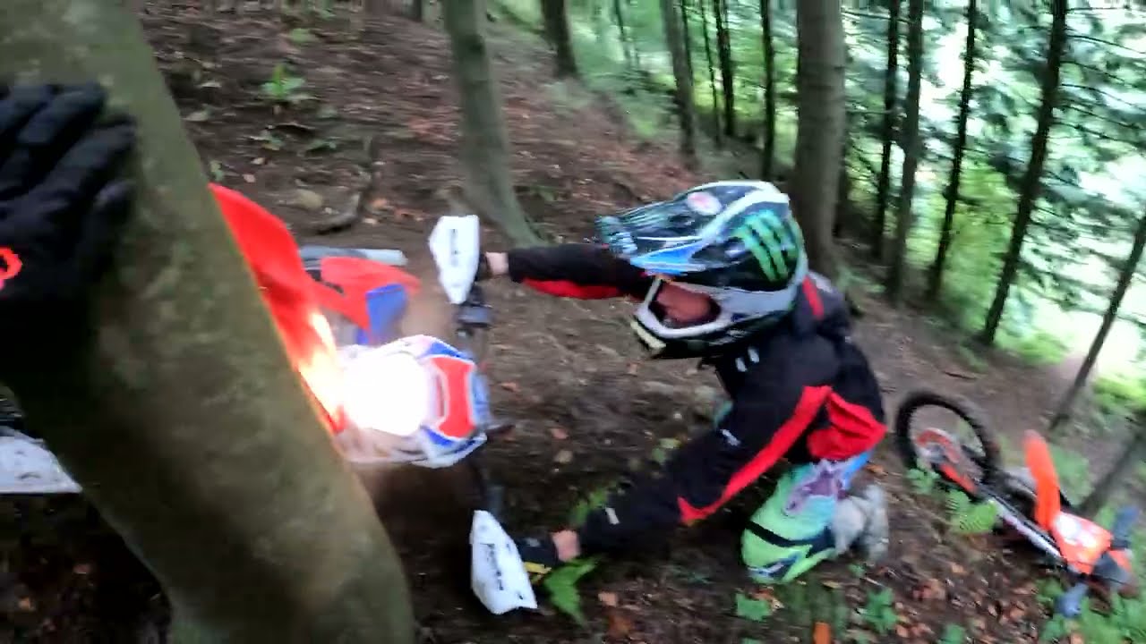 Zacięty Gaz Na Podjazdach + Ryzykowne Skoki = Enduro