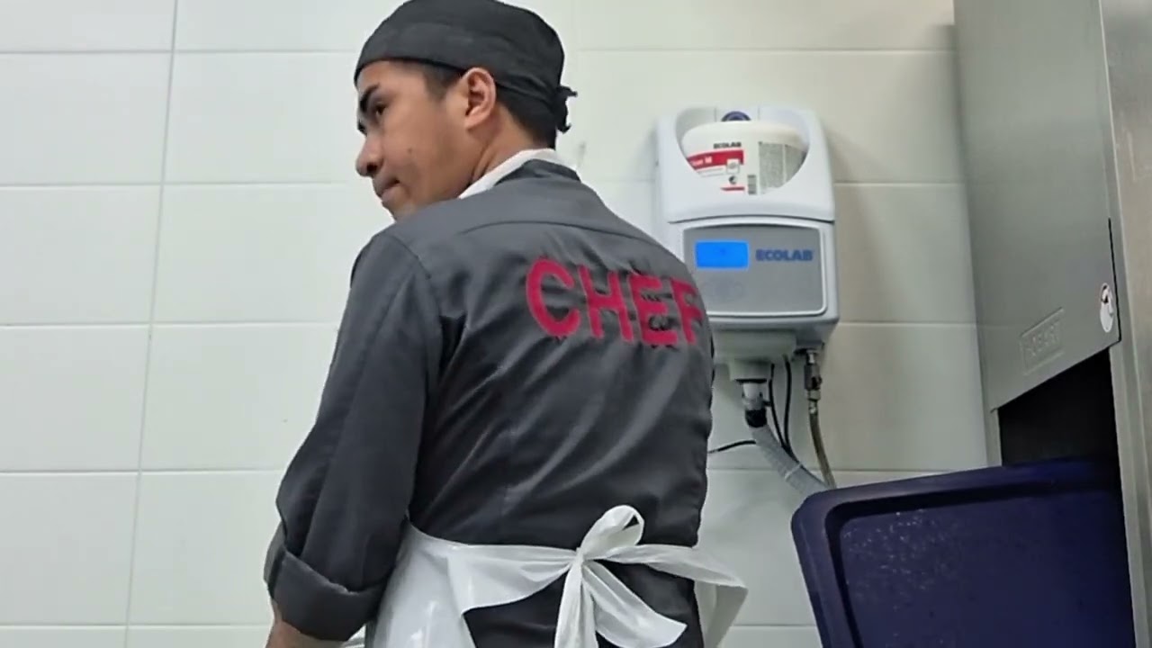 tarbaho ko bilang isang kitchen helper? mag kanu  sahod ng kitchen helper sa croatia?opening-closing