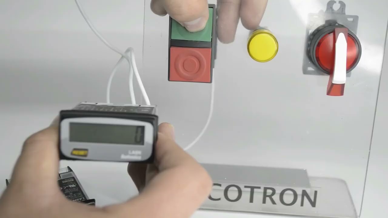 Contador de pulsos digital modelo LA8N  marca AUTONICS