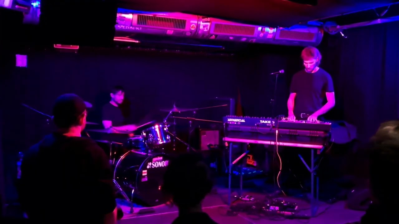 Ubu.Zip - 01.11.2025 - Loge. - Berlin