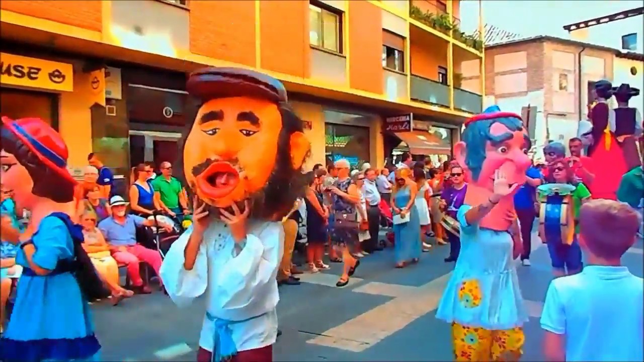Pasacalles de Gigantes y cabezudos en Palencia