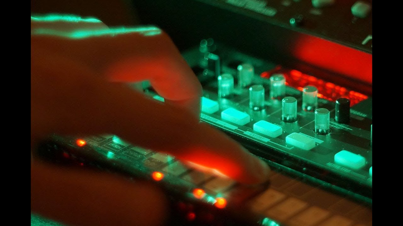Digital Analog // Volca FM & Moog Mother 32
