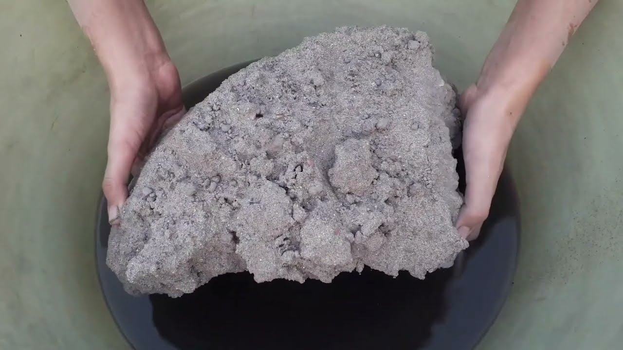 Dry crumbling in bucket+ in floor 💧 💯 soft & smokey mini shapes + water Crumbling big chunks ♥️Mini