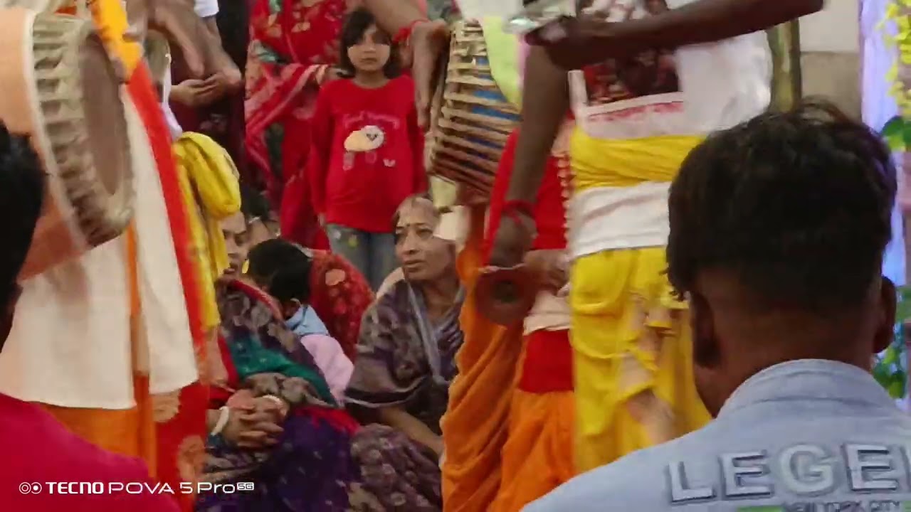 কৃর্তন দলে সর্ব কনিষ্ঠ, শিশু শিল্পী, কি অপুর্ব কৃর্তন,, জয় গুরু রাধে রাধে।