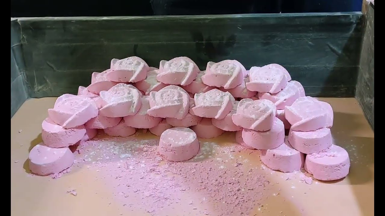 Dusty pink gymchalk, small reforms, crushing, sifting, powder play