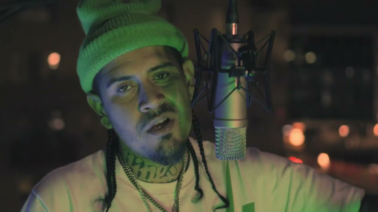 So Gaudy  No Help (official video)