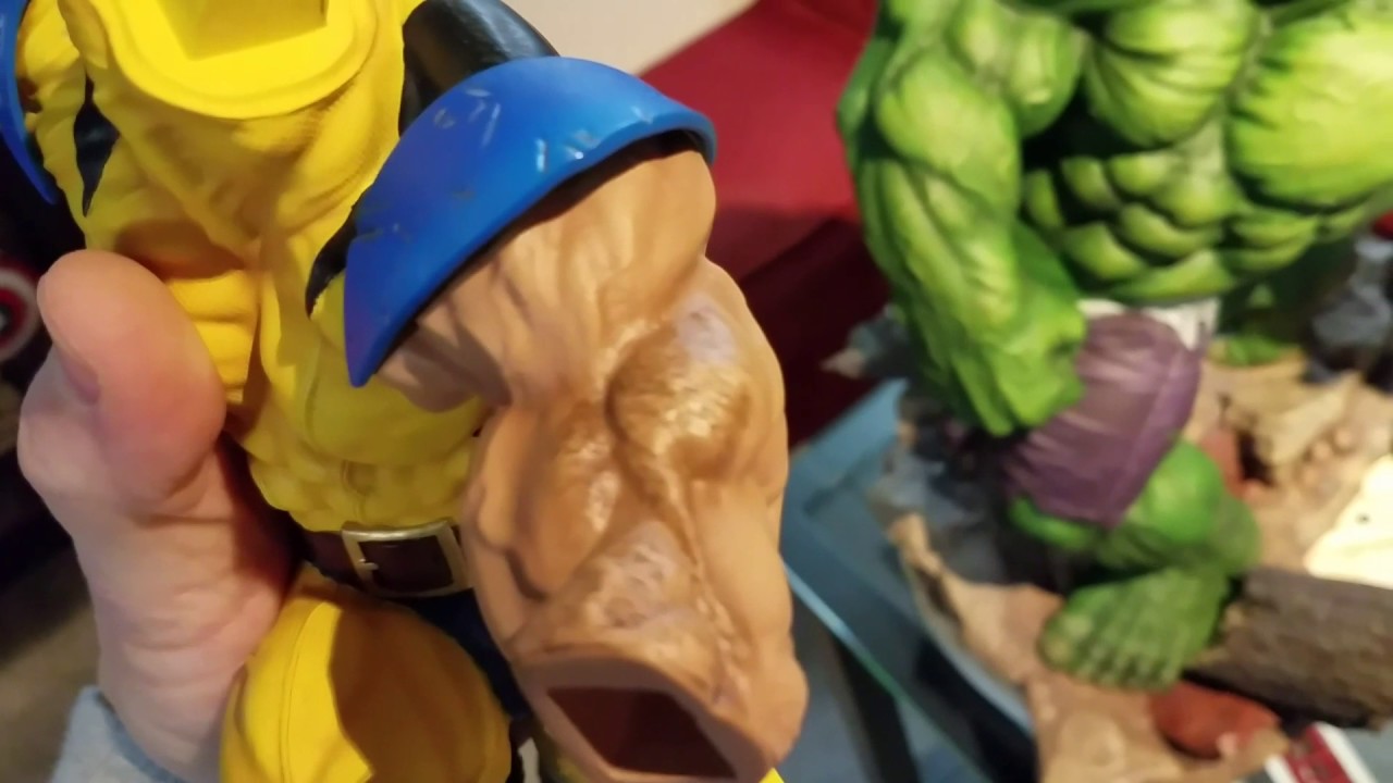 Sideshow Hulk vs Wolverine maquette exclusive statue review and unboxing.