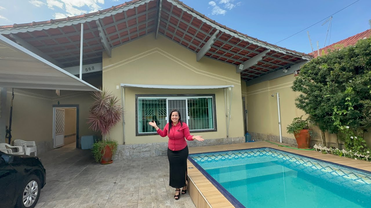 Casa 4 dorms🏠 ISOLADA ✅ com Piscina 💦 na Praia Grande 📌😍