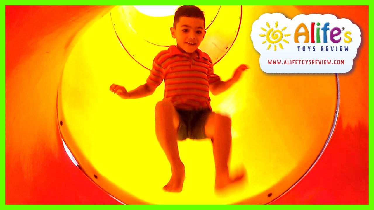 Playground Gigante de Divers&atilde;o para Crian&ccedil;as com Escorrega / Playground Giant Fun for Children Slide