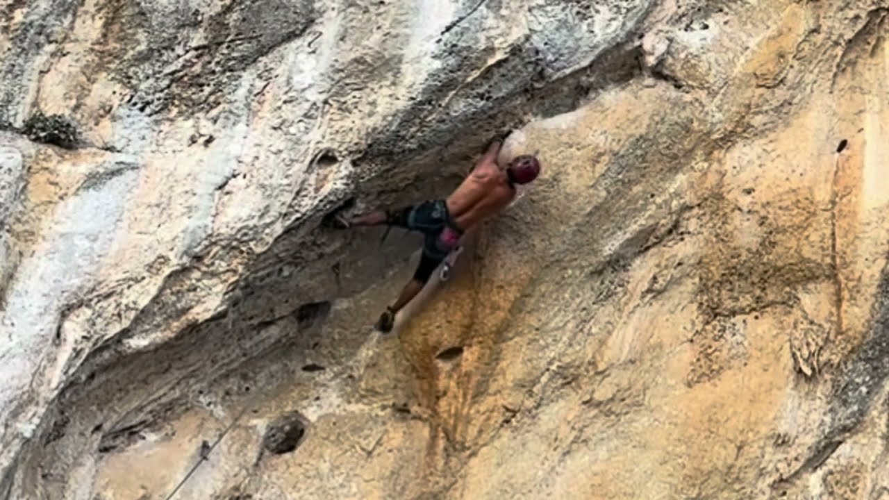 Zellweger 8a/5.13b - Kalymnos Griffig Wall climbing