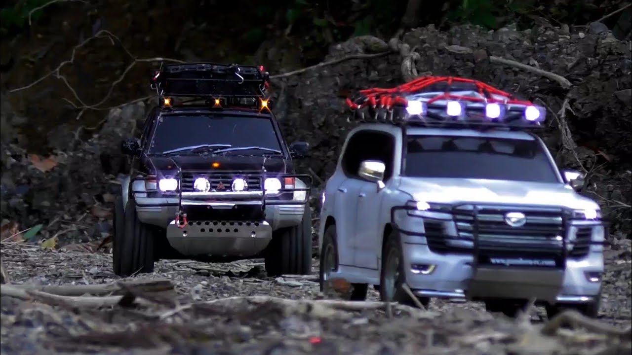 TOYOTA　LAND CRUISER300　&　MITSUBISHI　PAJERO 　