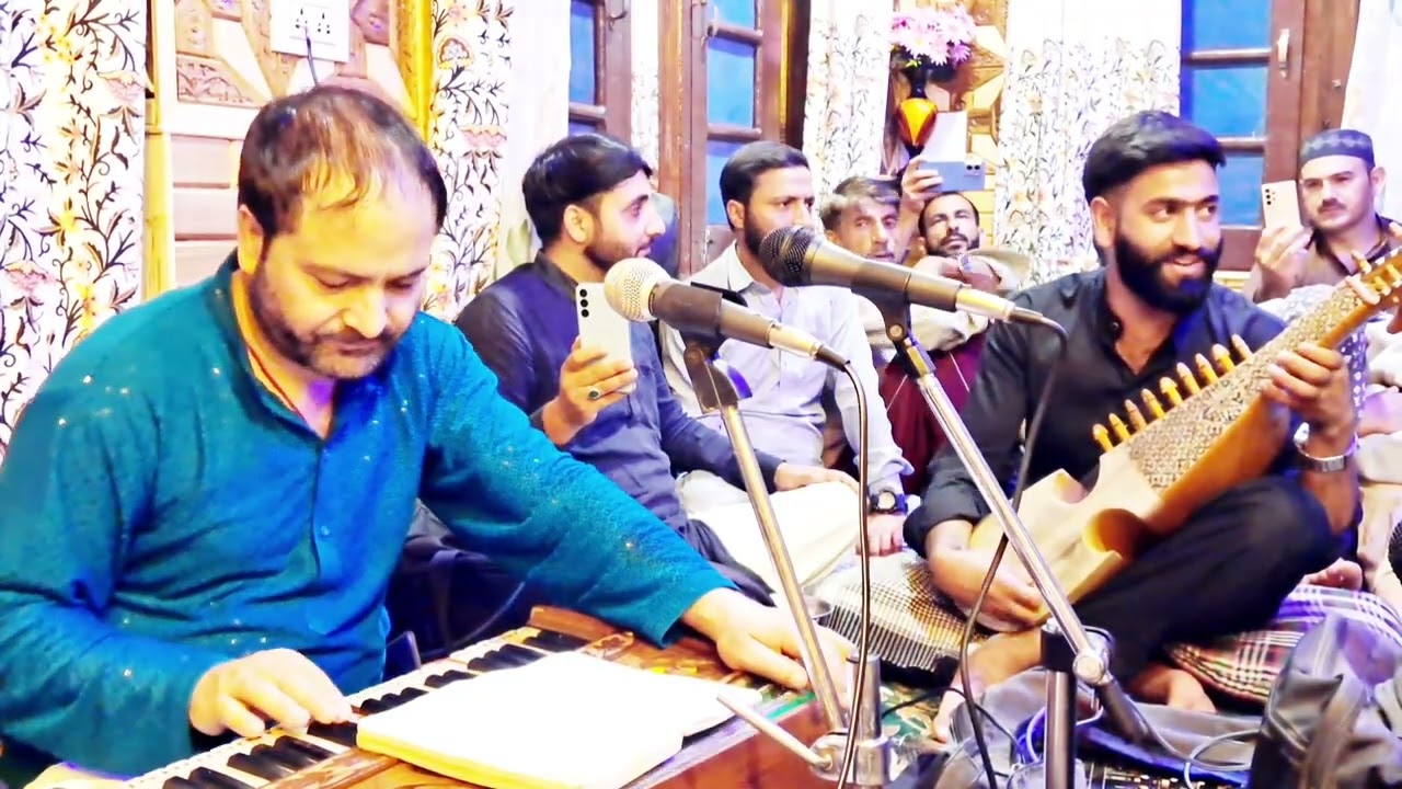 GESS WASIYE LAAL CHUM DHOORE ||GMBULBUL 