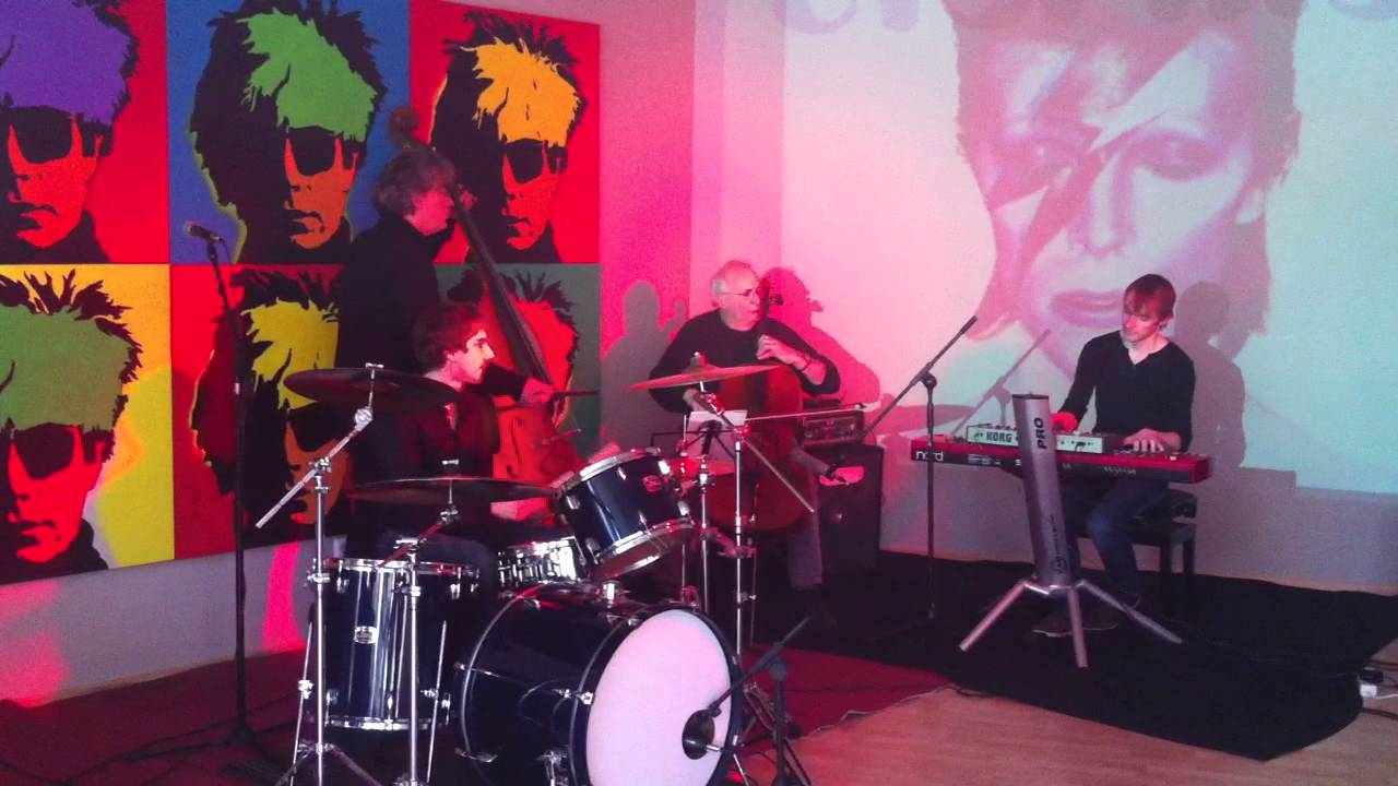 Bowie's Art Decade in der kleinen Steinfelder Galerie.MOV