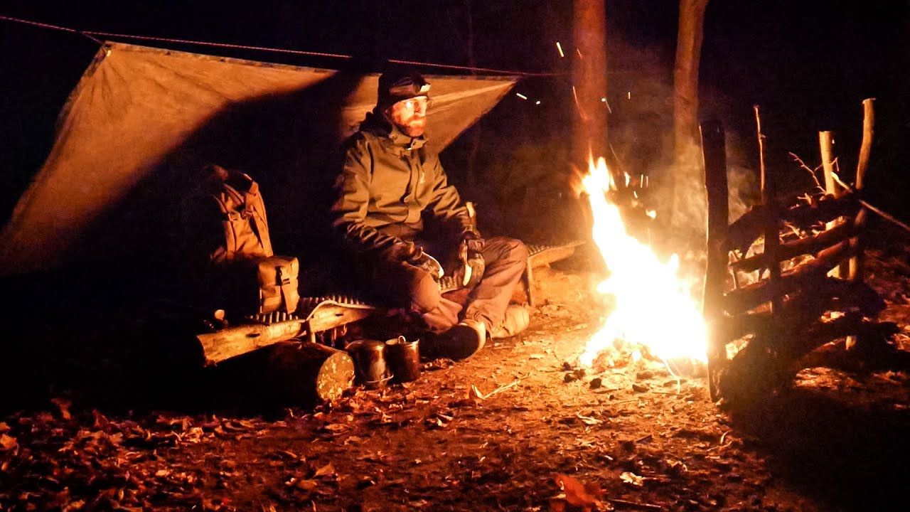 Kociołek i Poncho - Bushcraftowy Biwak Solo