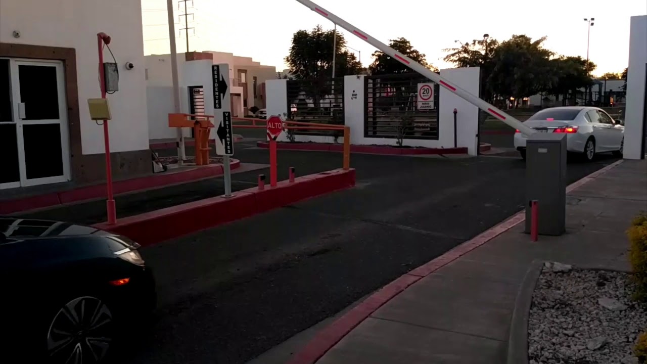 Access Pro-Control de acceso vehicular con barrera XBF 3000 L