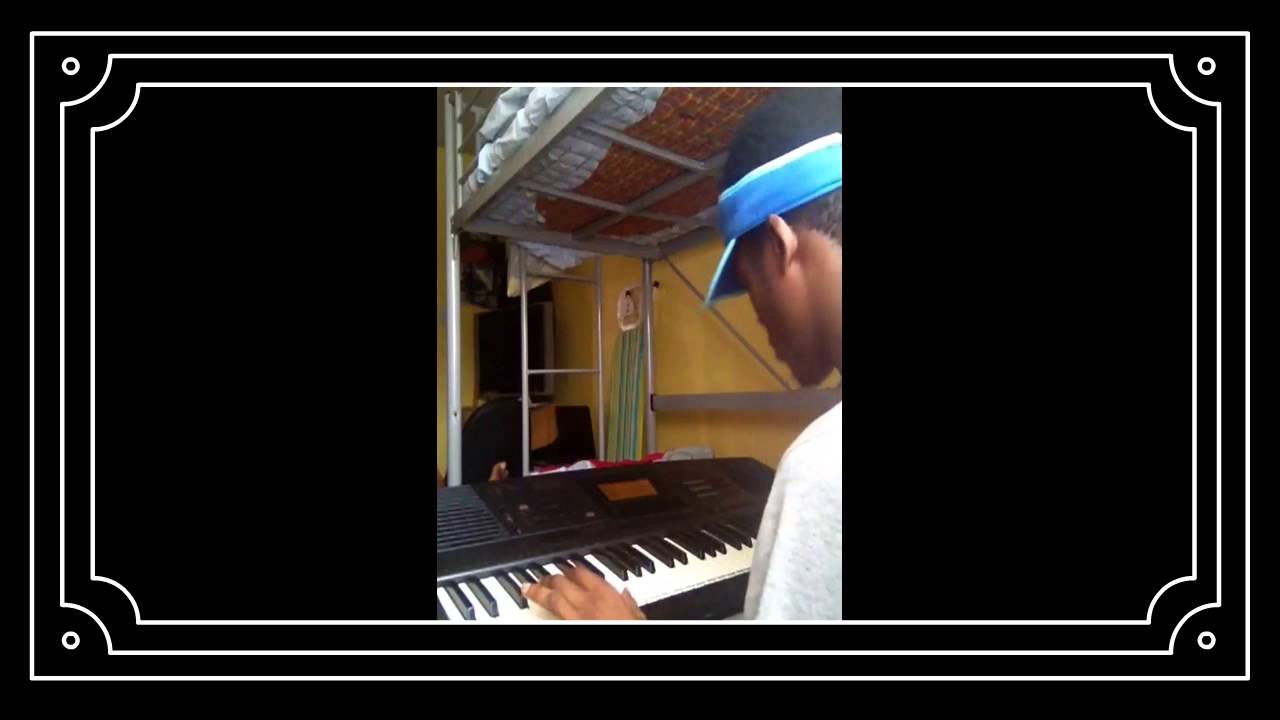 Alex Plays #1: 'Miley Cyrus - We can't stop' (Technics SX-KN930)
