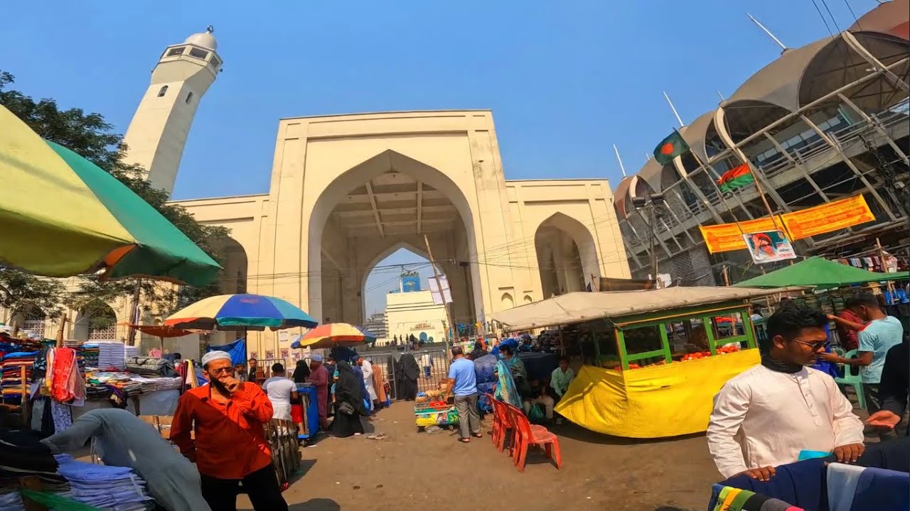 Gulistan is one of the busiest and most populated areas of Dhaka city |