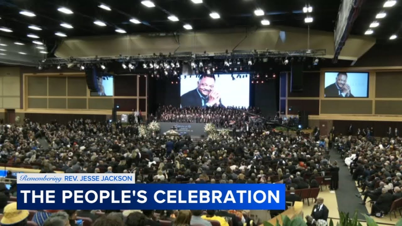 Thousands attend hours-long Chicago service for Jesse Jackson