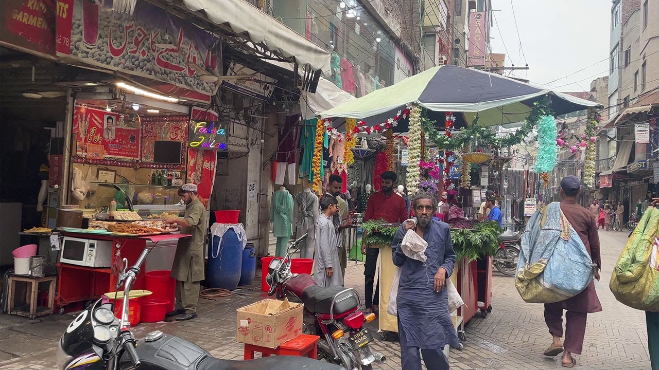 pakistan androon lahore beautiful seen or 85 years old building