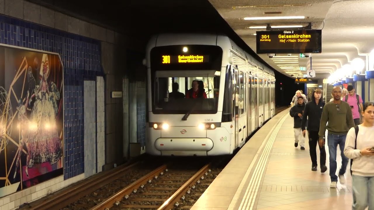 Linie 301 Gelsenkirchen Hauptbahnhof (Variobahn), Abfahrt @ Musiktheater (Gelsenkirchen)