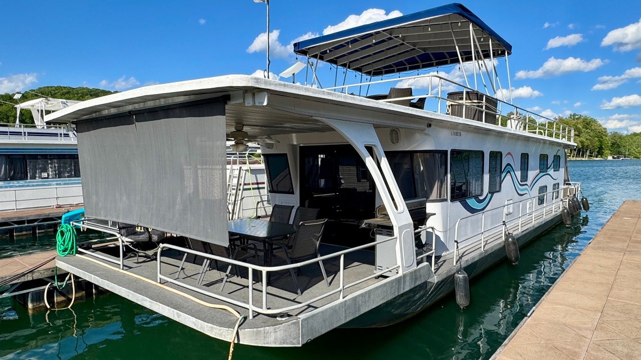 SOLD - 1993 Jamestowner 16 x 65 Houseboat on Norris Lake Tennessee
