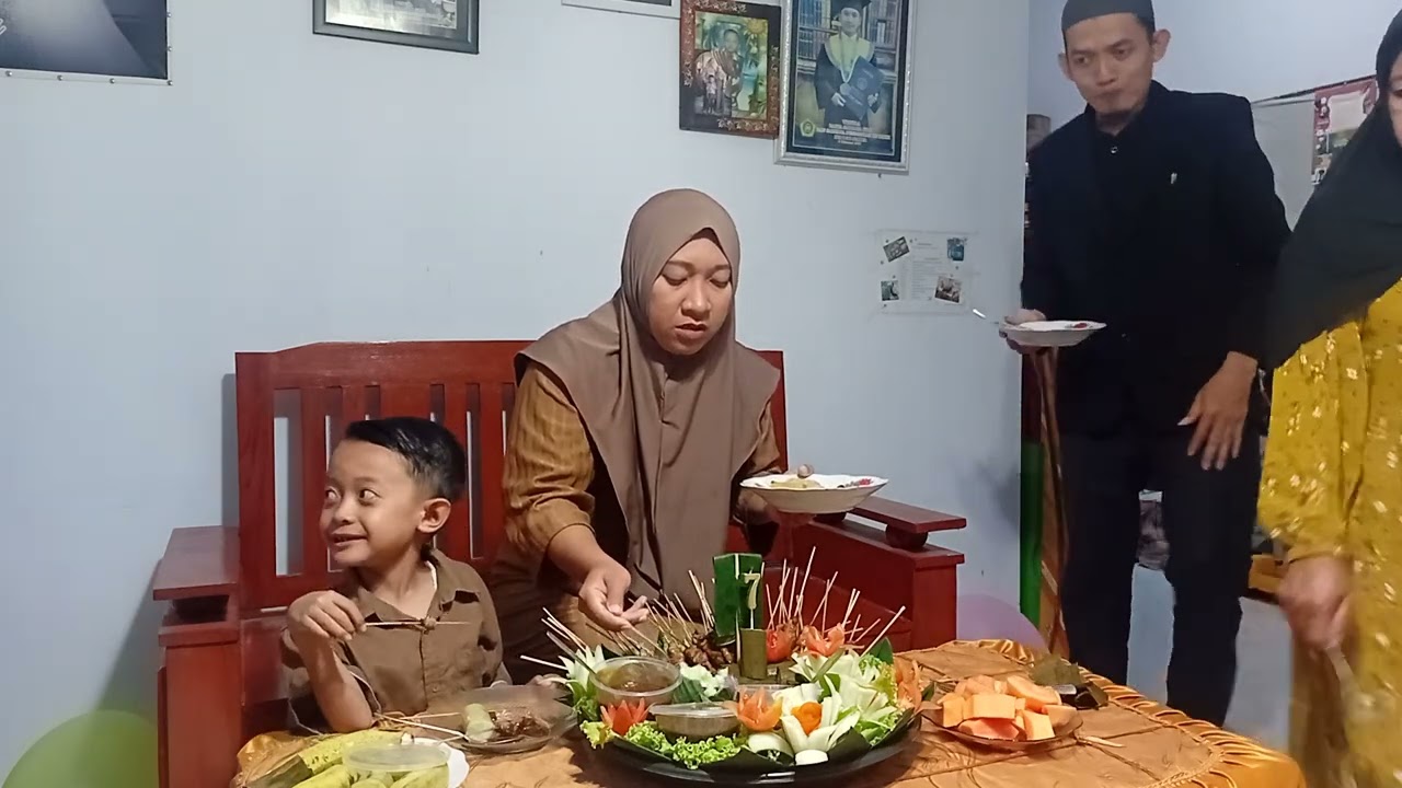 Suasana syukuran sekeluarga milad adik 20260214 1839201