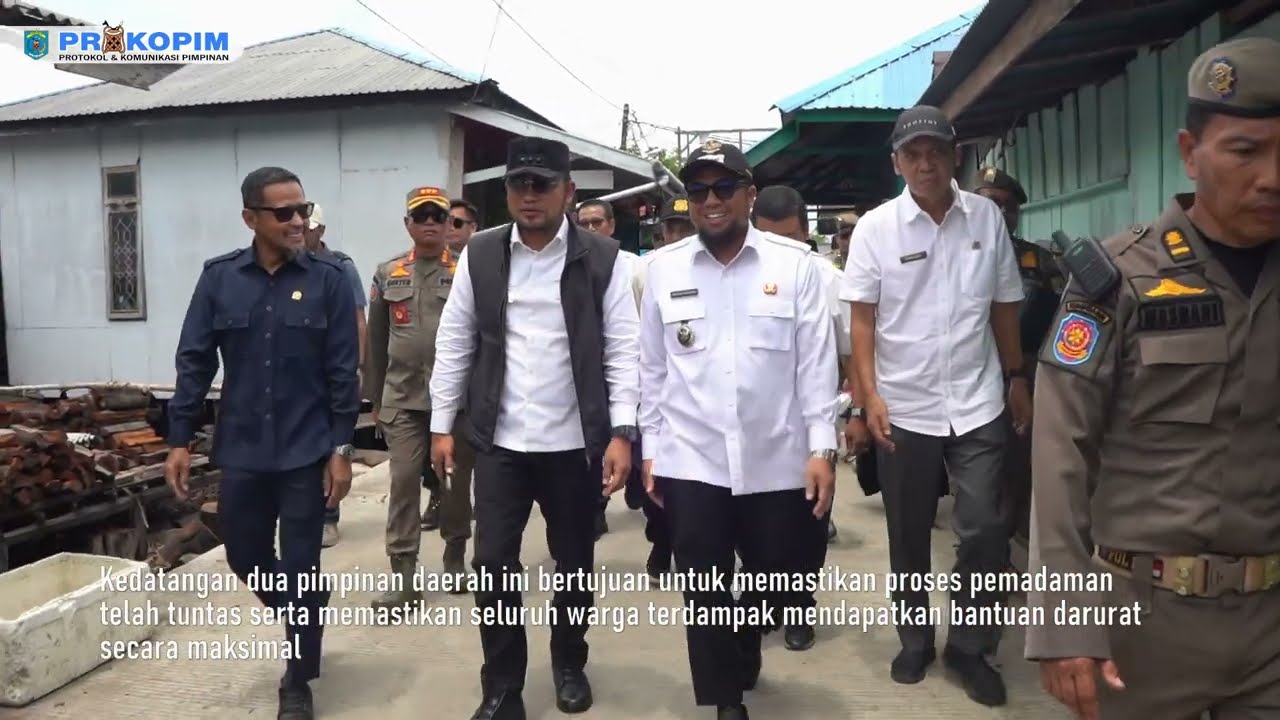 POTRET GUBERNUR DAN WAKIL BUPATI PASER TINJAU PASCA KEBAKARAN