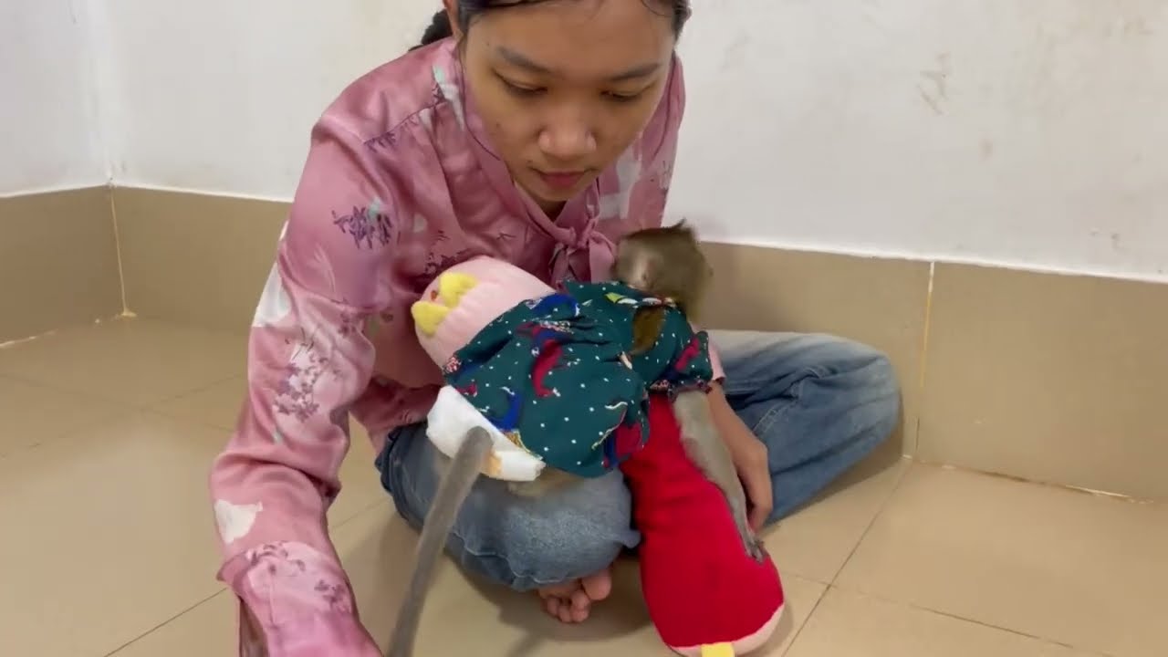Lil koy playful around mom, she d0esn't want to sleep