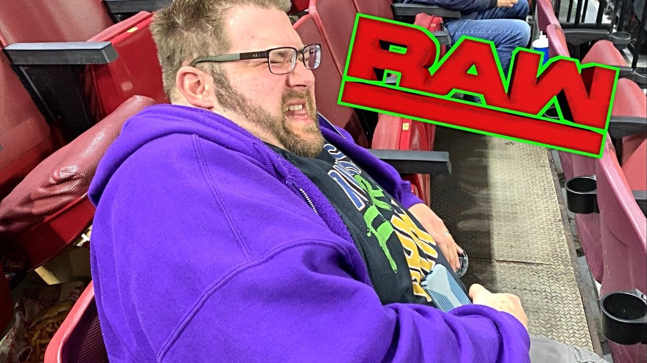 GETTING STUCK In MY Seat... AT WWE RAW!? Weight Loss Update