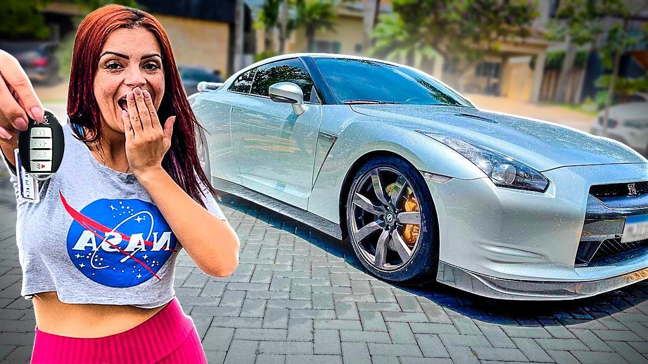 ELA GANHOU  UM GTR DE PRESENTE  * aniversário 7 anos de casamento *
