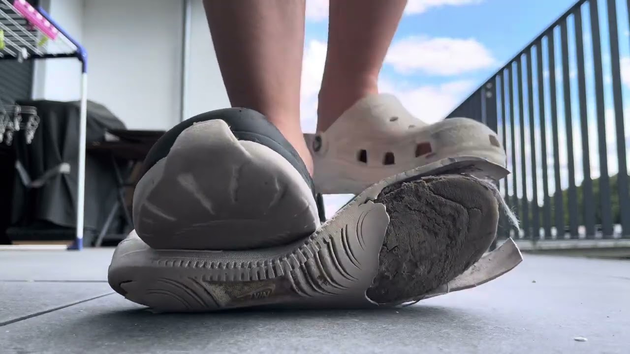 Trashed nike air force 1 barefoot shoeplay & toe wiggle