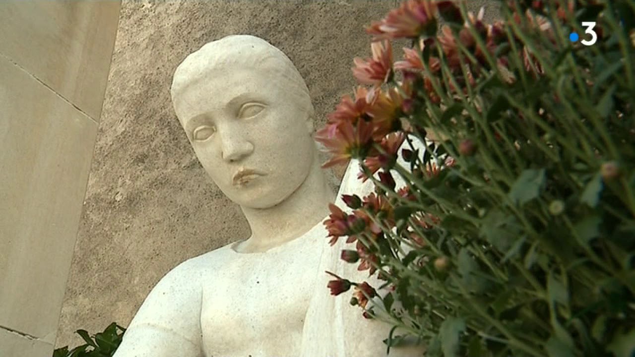 Ouveillan (Aude) a 'l'un des rares monument aux morts pacifiste de France