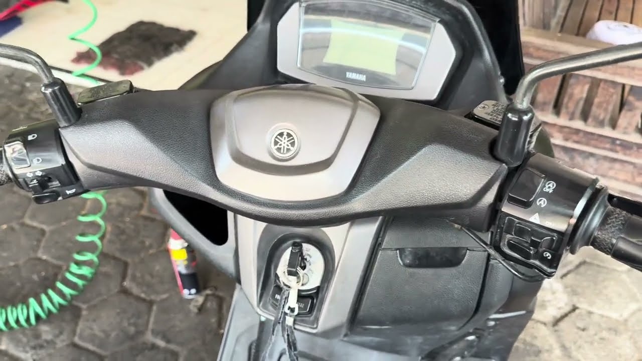 YAMAHA NMAX NEW SERING MATI SENDIRI SAAT JALAN KONTAK ON NYALA LAGI LAMPU KUNING NYALA