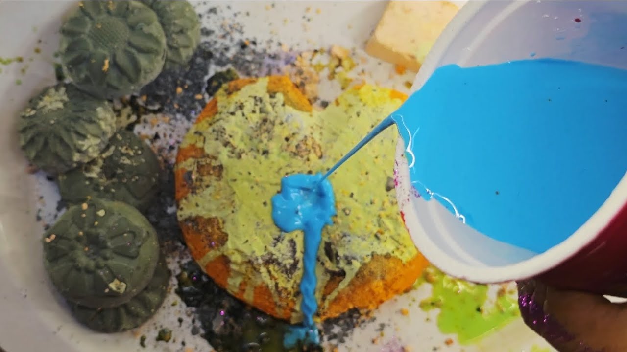 Green and Yellow Chalk Crashing 💚🖤🧡💛+ Blue Liquid ASMR 🤤