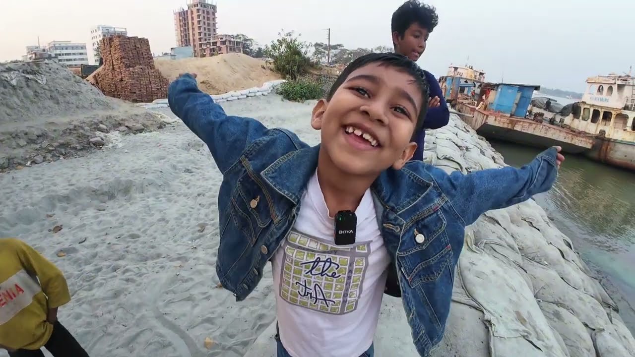  মামা ভয় করে তুমি পইরা জাইবা। নদীর পাড়ে গুরতে যাবো। এটাকে পানিতে চুবাইবা। nodir pare bangla vlog2026