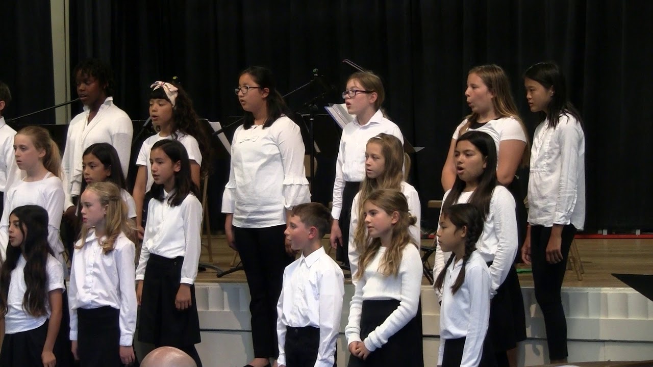 Elemental Choir performs Mon Coq est Mort