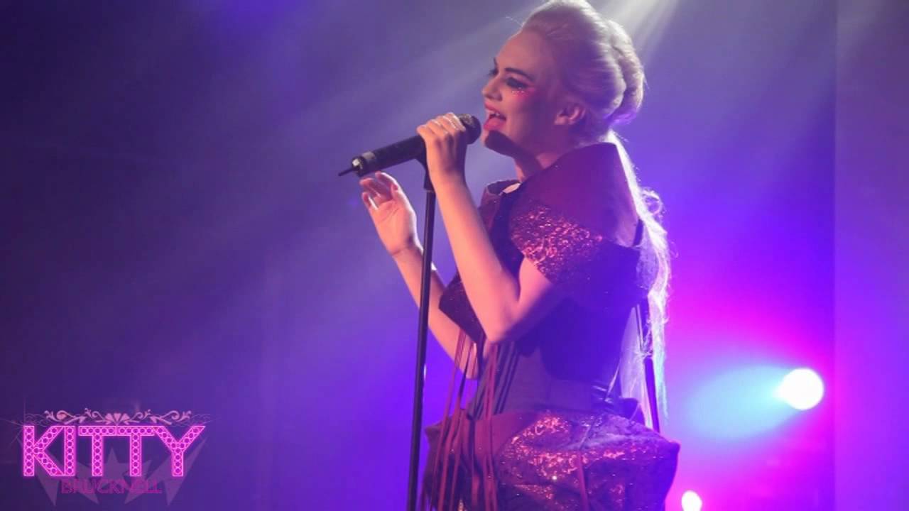 Kitty Brucknell Live on NYE - Dreams - Original Song