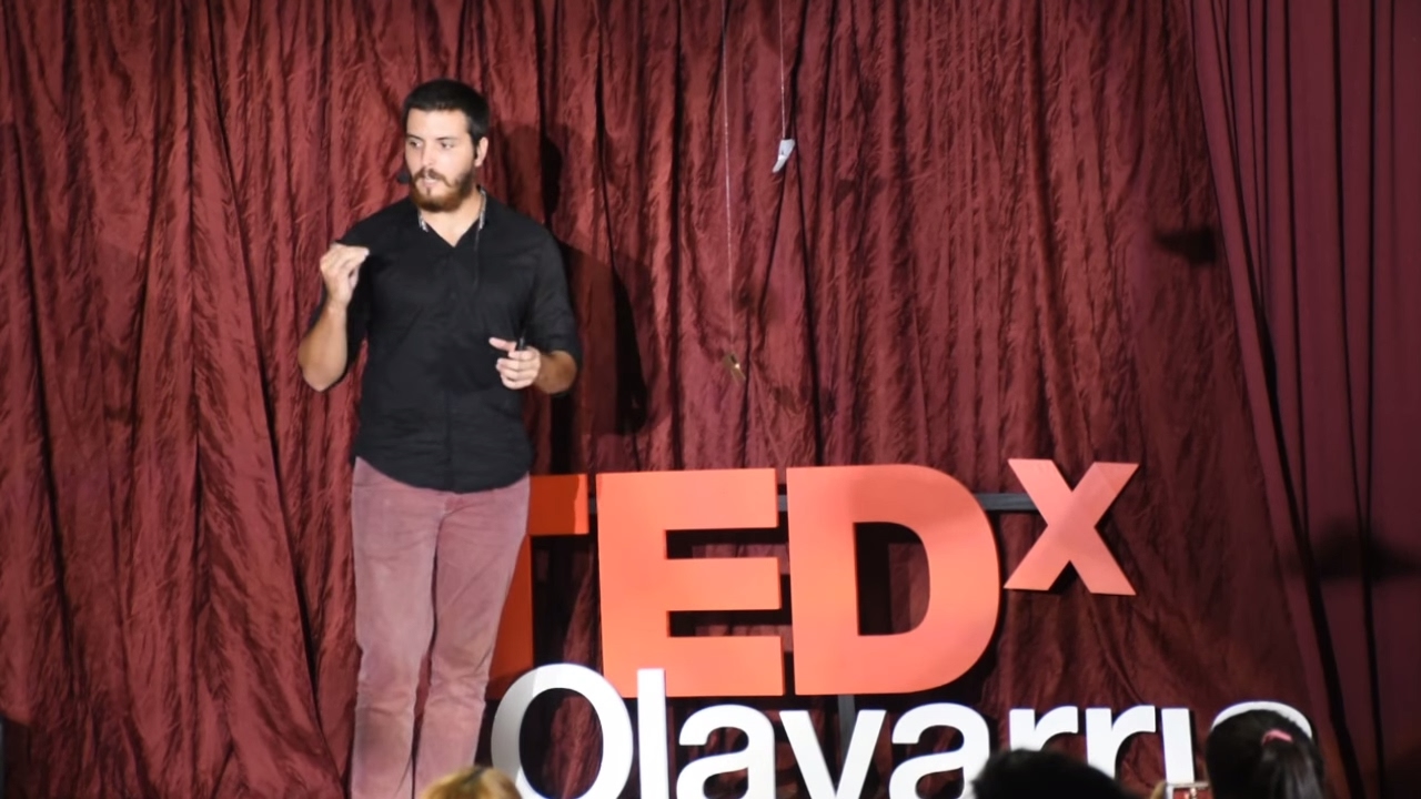 Realidades virtuales en la psicología | Joaquin Asiain | TEDxOlavarría