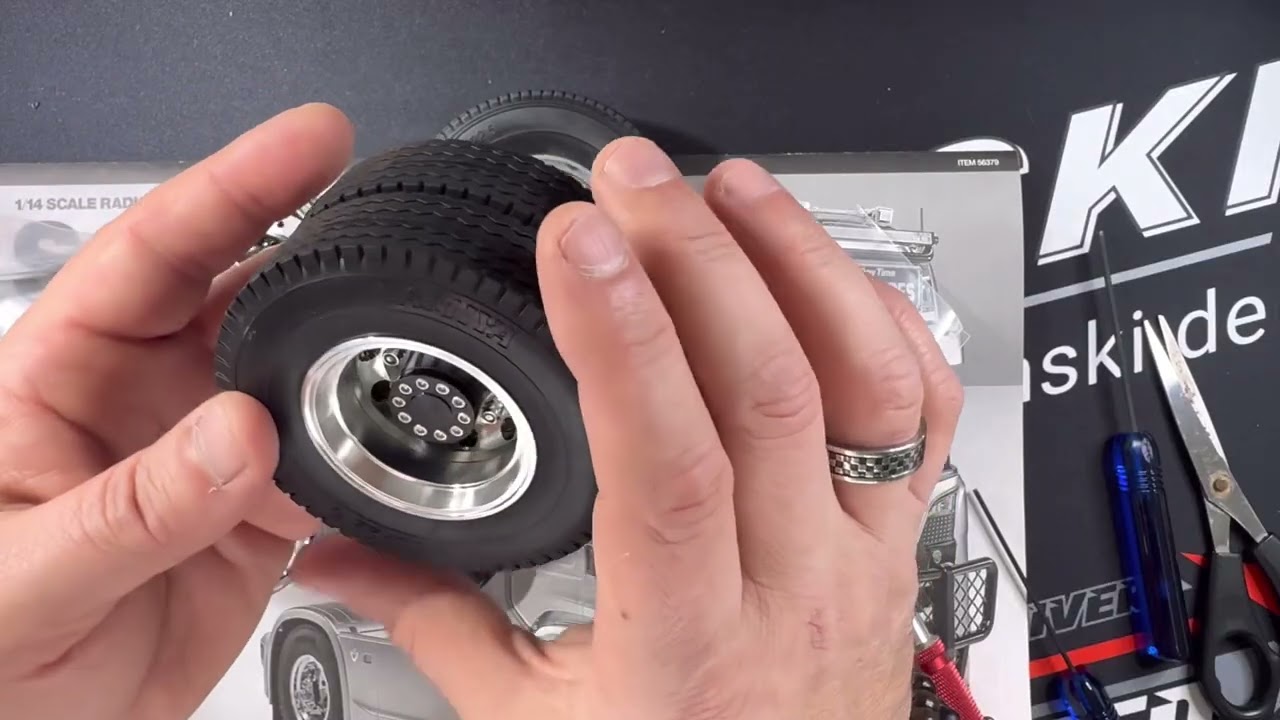 New rc truck 1/14. Tamiya SCANIA 770S. 4X2. Unboxing beadlock alu AX Speed. Montage et découverte. 