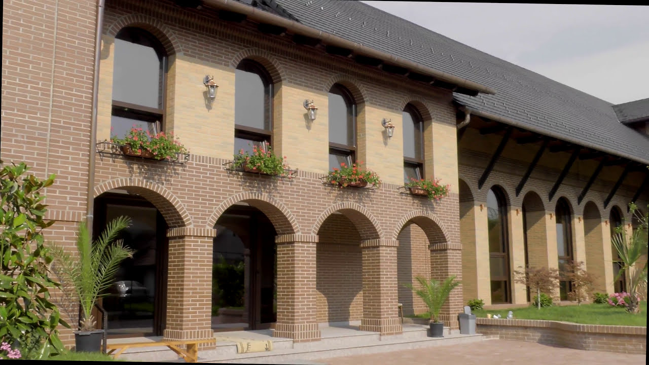 Romania 4k: Biserica din Apateu, AR  - iul.2016