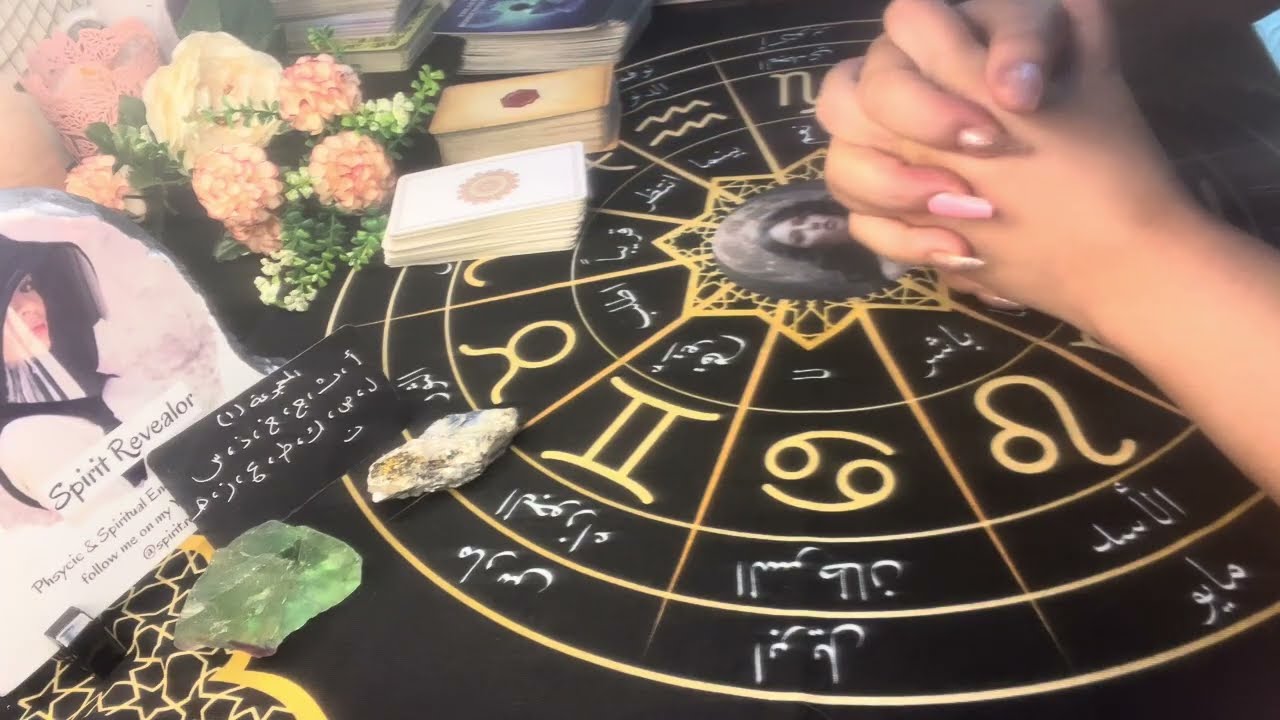 قلبه بين يديك😍أم لغيرك⁉️أسئلة تكشف إن كان ما تشعر به حبًا متبادلًا أم مجرد لعبة يخفي وراءها حقيقتَه🤔