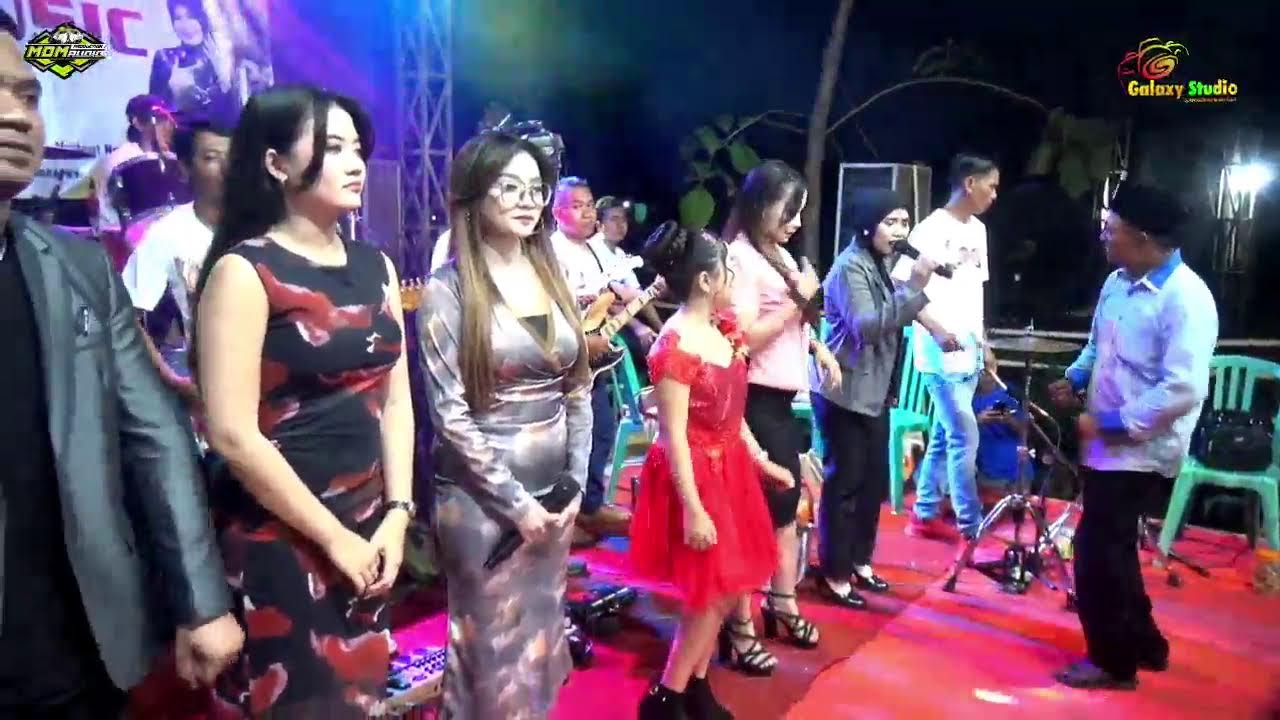 LIVE SHOW GHIA MUSIK DLM RANGKA WALIMATUL URSY  M. YULI HARDIAN & KRISDAYANTI KALGEN DAWUNG PALANG.