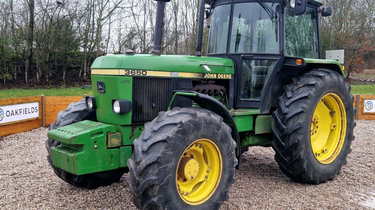 What a tractor!  1992 John Deere 3650 40KPH 25396