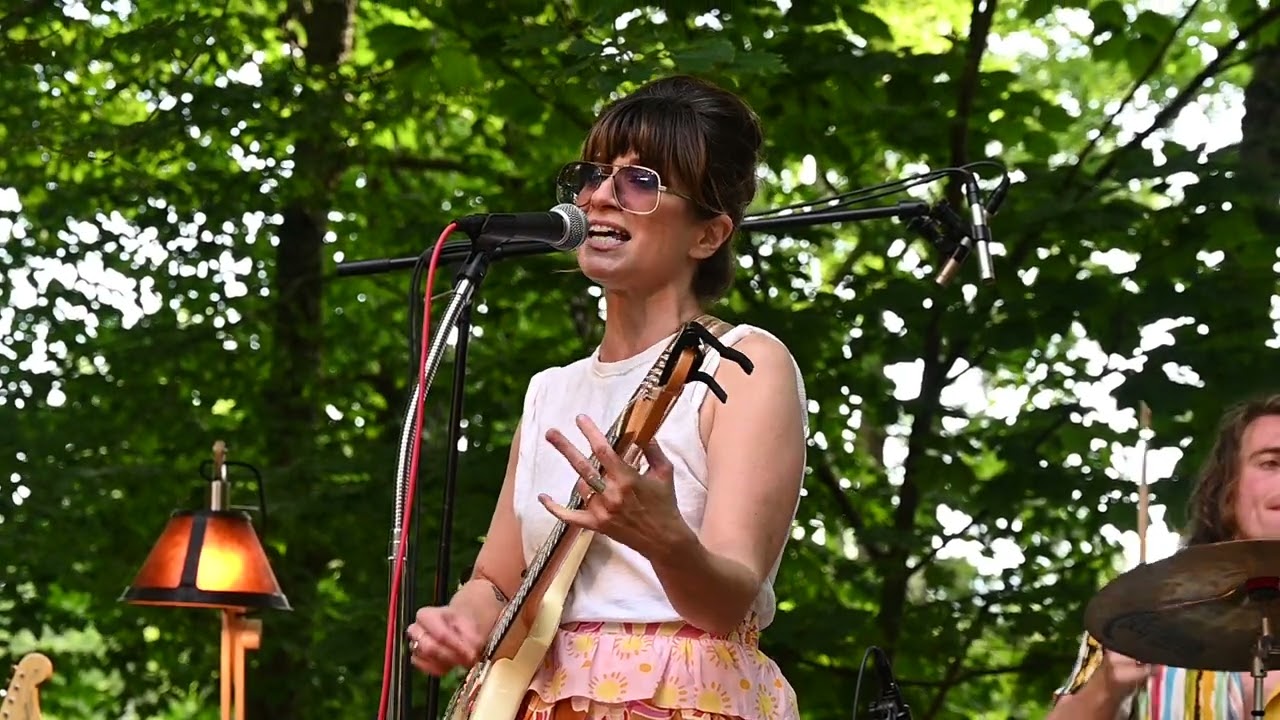 Nicole Atkins 
