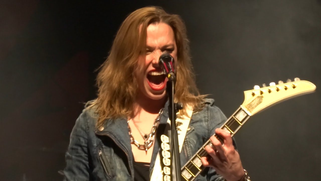 Halestorm -LIVE- 