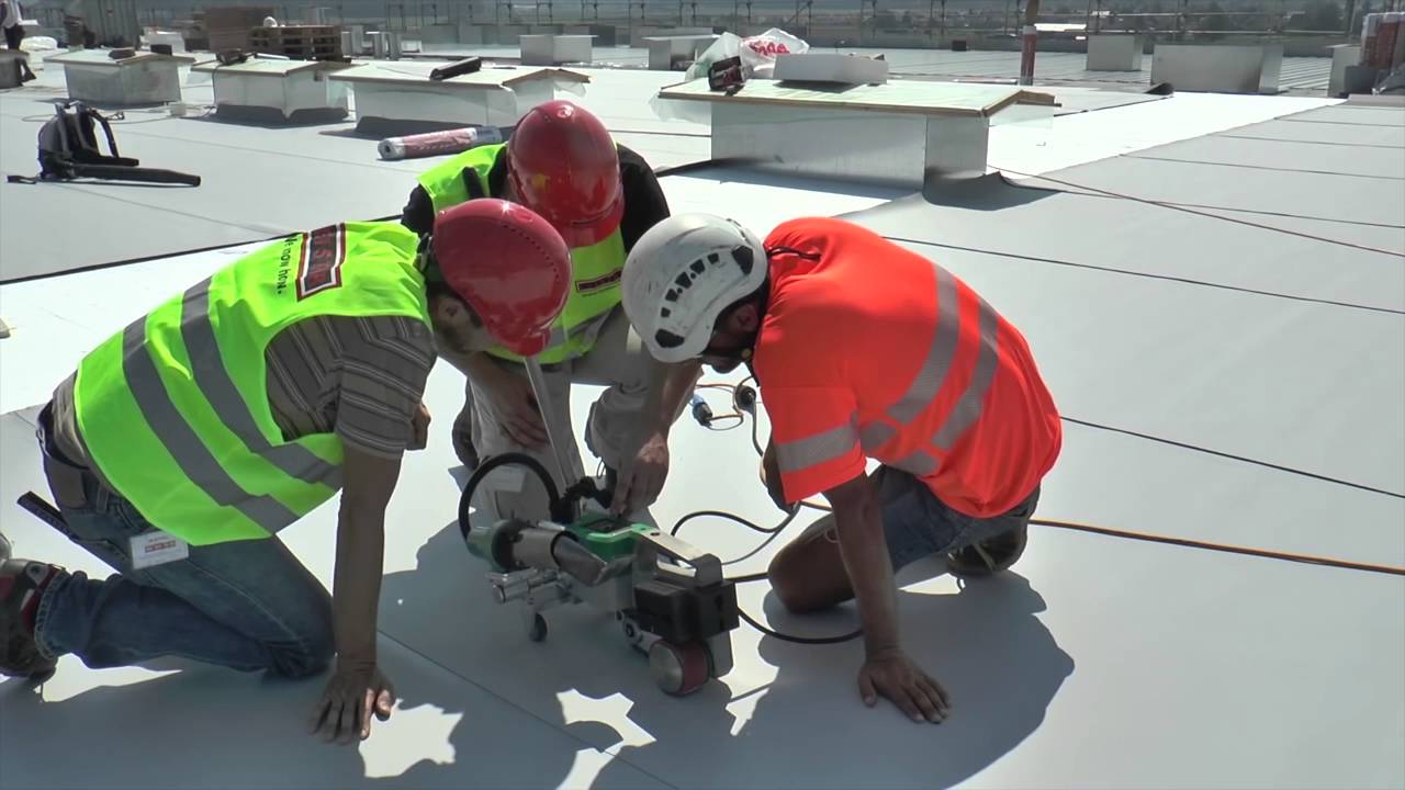 Single Ply Membrane Welding with the LEISTER UNIROOF