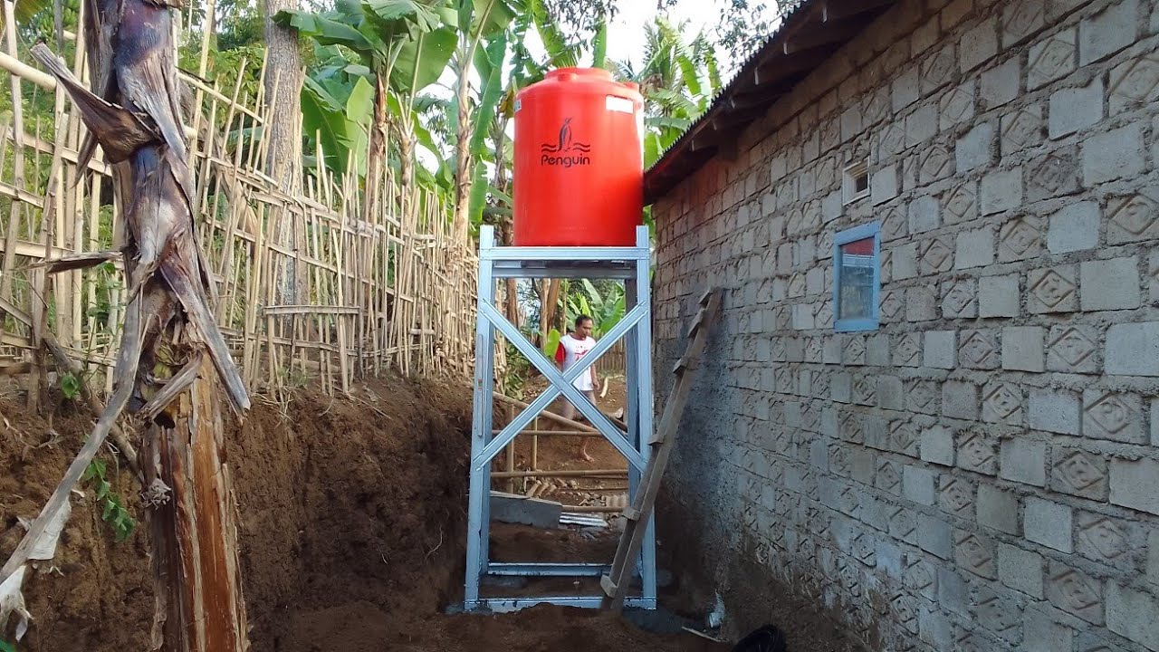 orang ini membuat tempat toren dari baja ringan yang simpel tapi kuat.