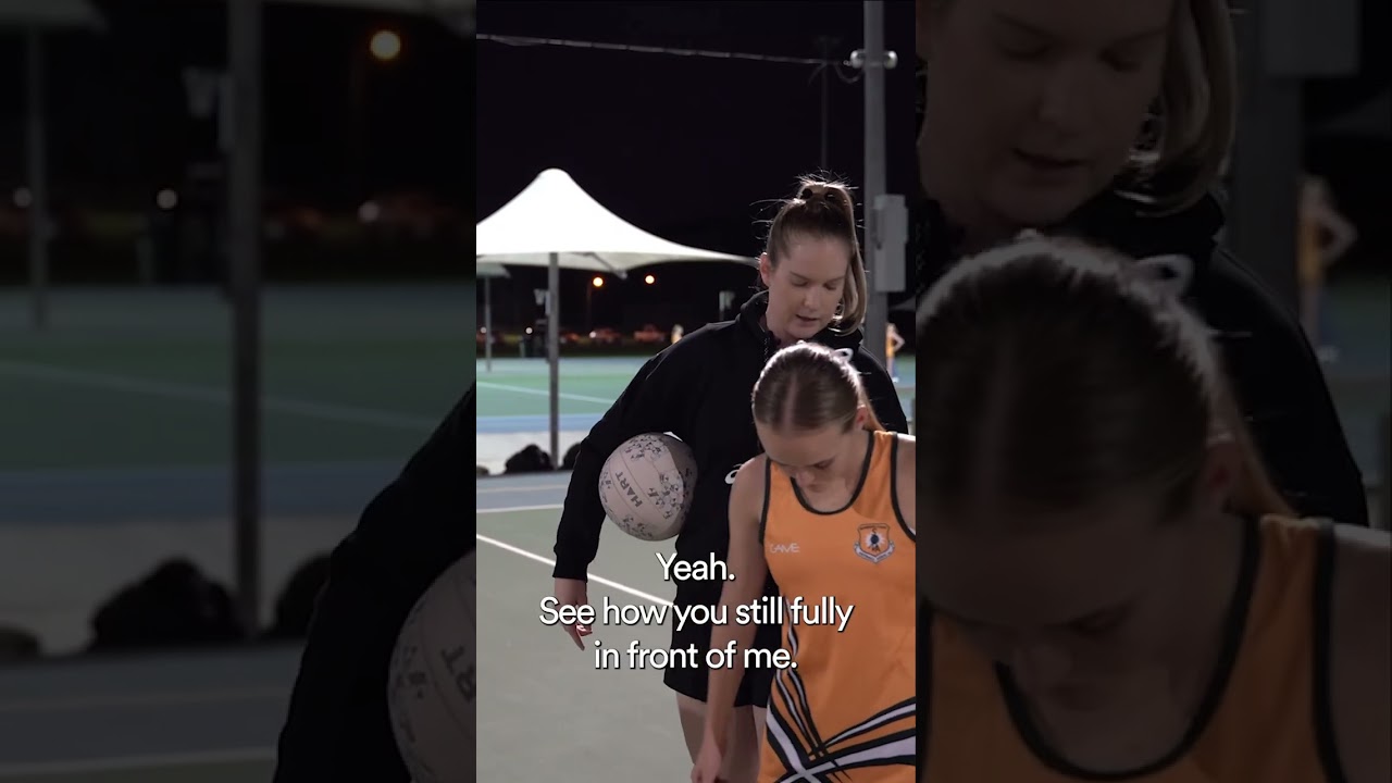 Tara Hinchliffe&rsquo;s tips on defensive positioning 🏐✨ #netball #coaching #netty #defence #diamonds