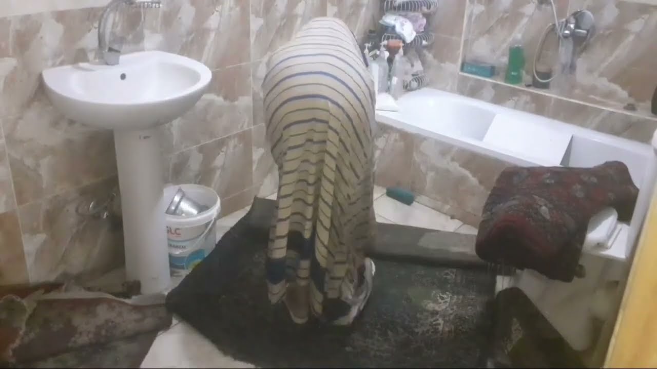 روتين غسيل السجاد ف الحمام هلكت تعب الله المستعان